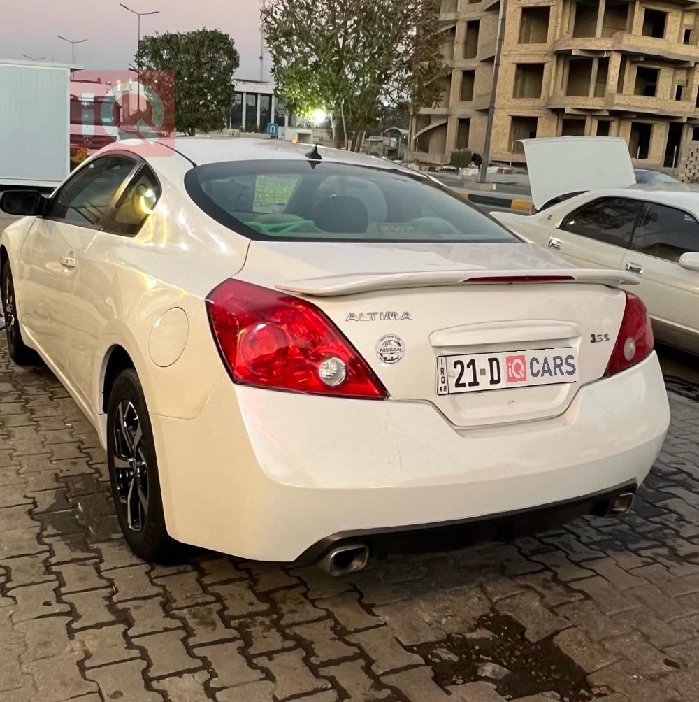 نيسان ألتيما